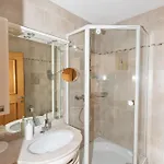 아파트 Residenz Ambassador 로이커바드