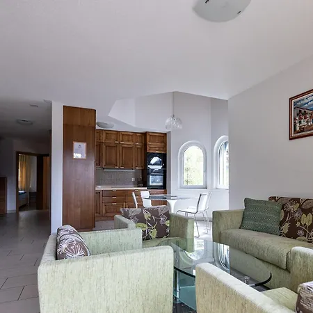 アパート Residenz Ambassador ロイカーバード