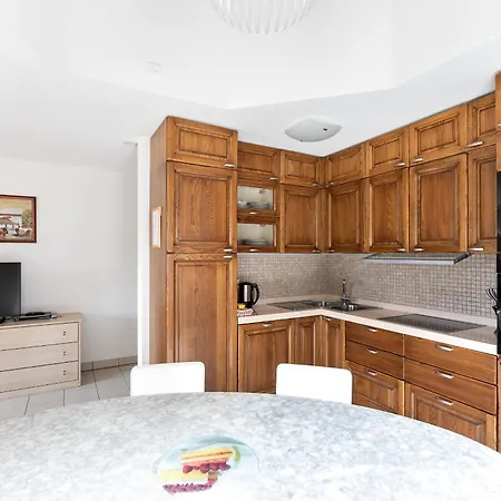 アパート Residenz Ambassador ロイカーバード