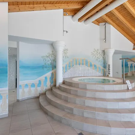 Residenz Ambassador * ロイカーバード